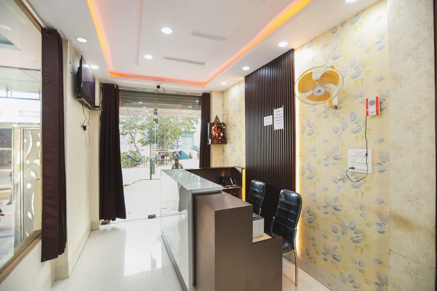 Asha Hotel